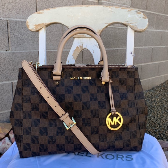 Michael Kors Handbags - Michael Kors Sutton checkered